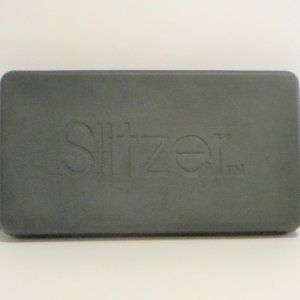 Slitzer 8 Piece Set Professional Steakhouse Steak knives In Storage Case…